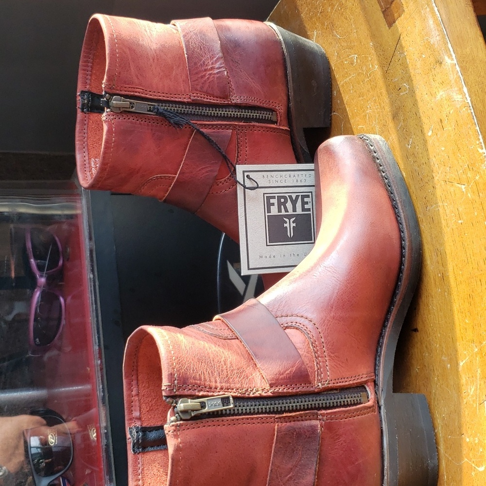 Ladies Frye Short Harness Zip Boots - Picture 3 of 5